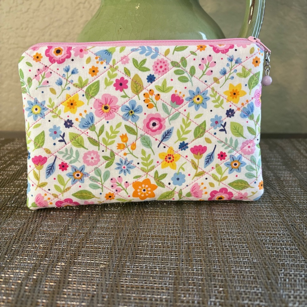 Sweet Tomato June NEW Handmade Quilted Floral Zipper Pouch, Small Cosmetic Bag